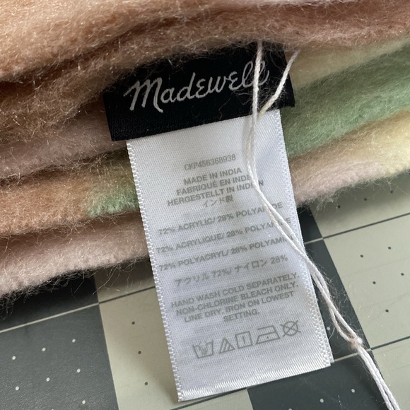 New - Madewell Large Fluffy Striped Scarf 17” x 74” - Picture 4 of 5